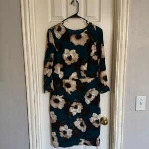 Banana Republic Green Magnolia Fitted Dress 3/4 length sleeves. Size 6